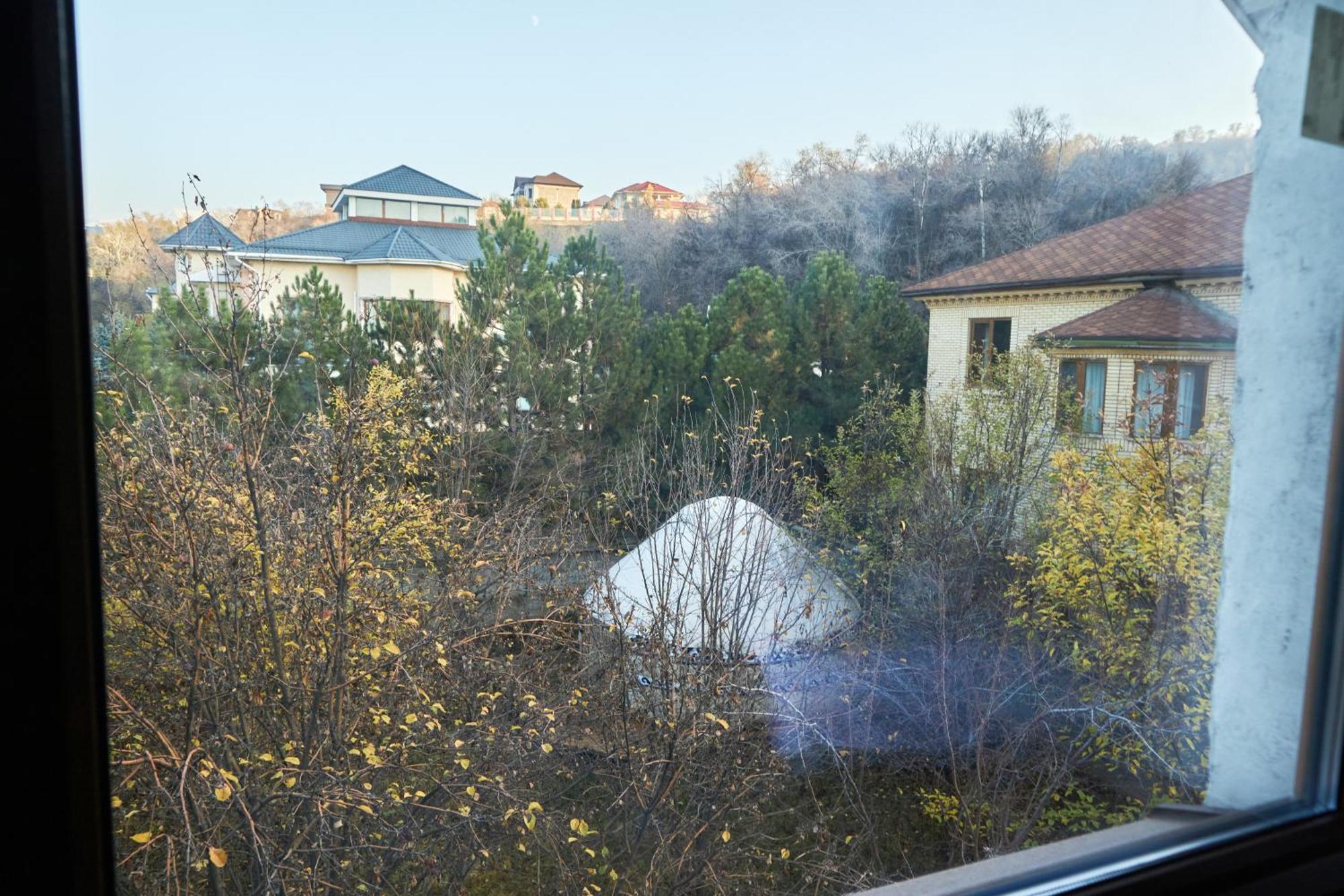 Sweet Vibe Hotel Алма Ата Екстериор снимка