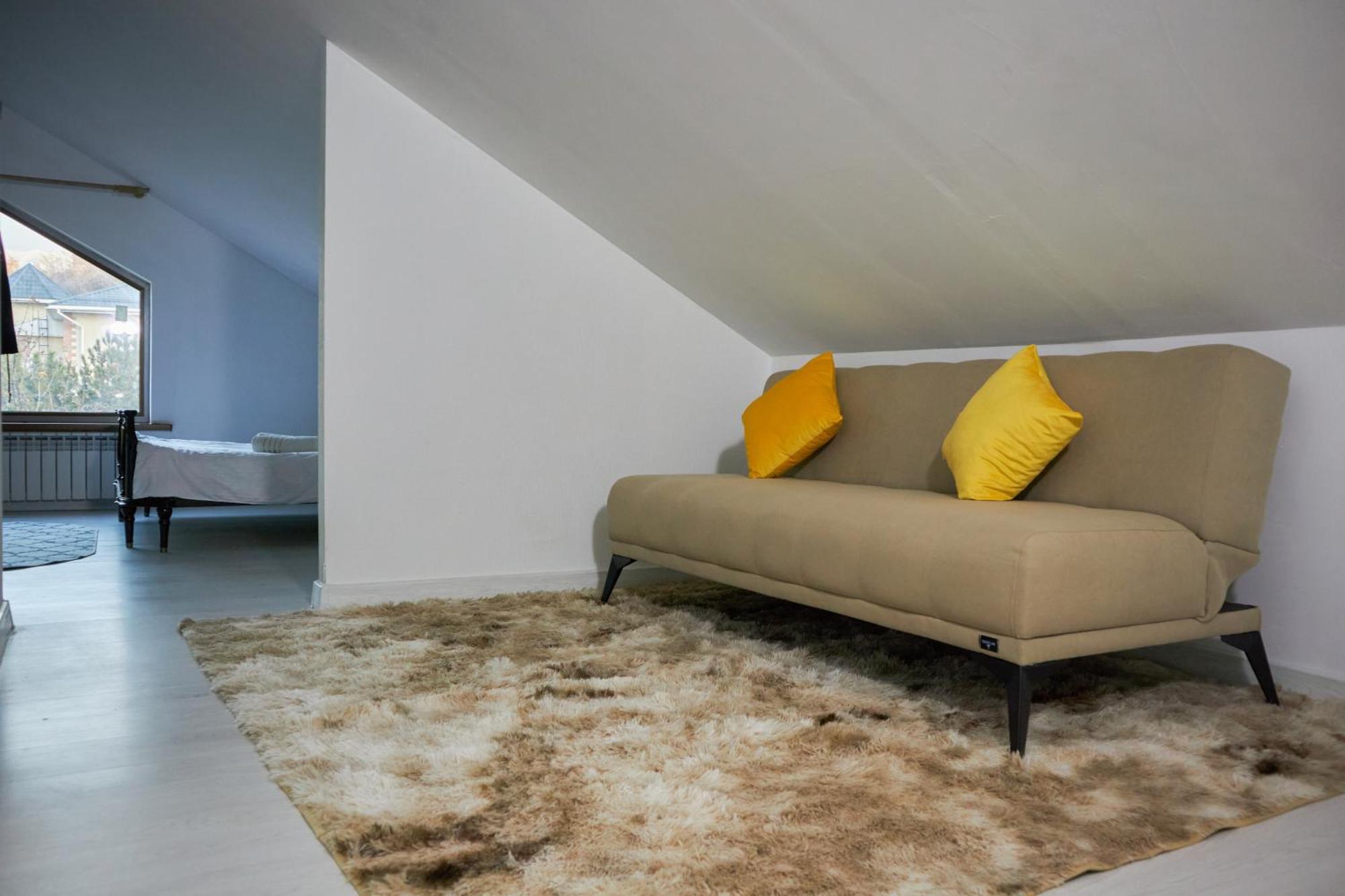 Sweet Vibe Hotel Алма Ата Екстериор снимка