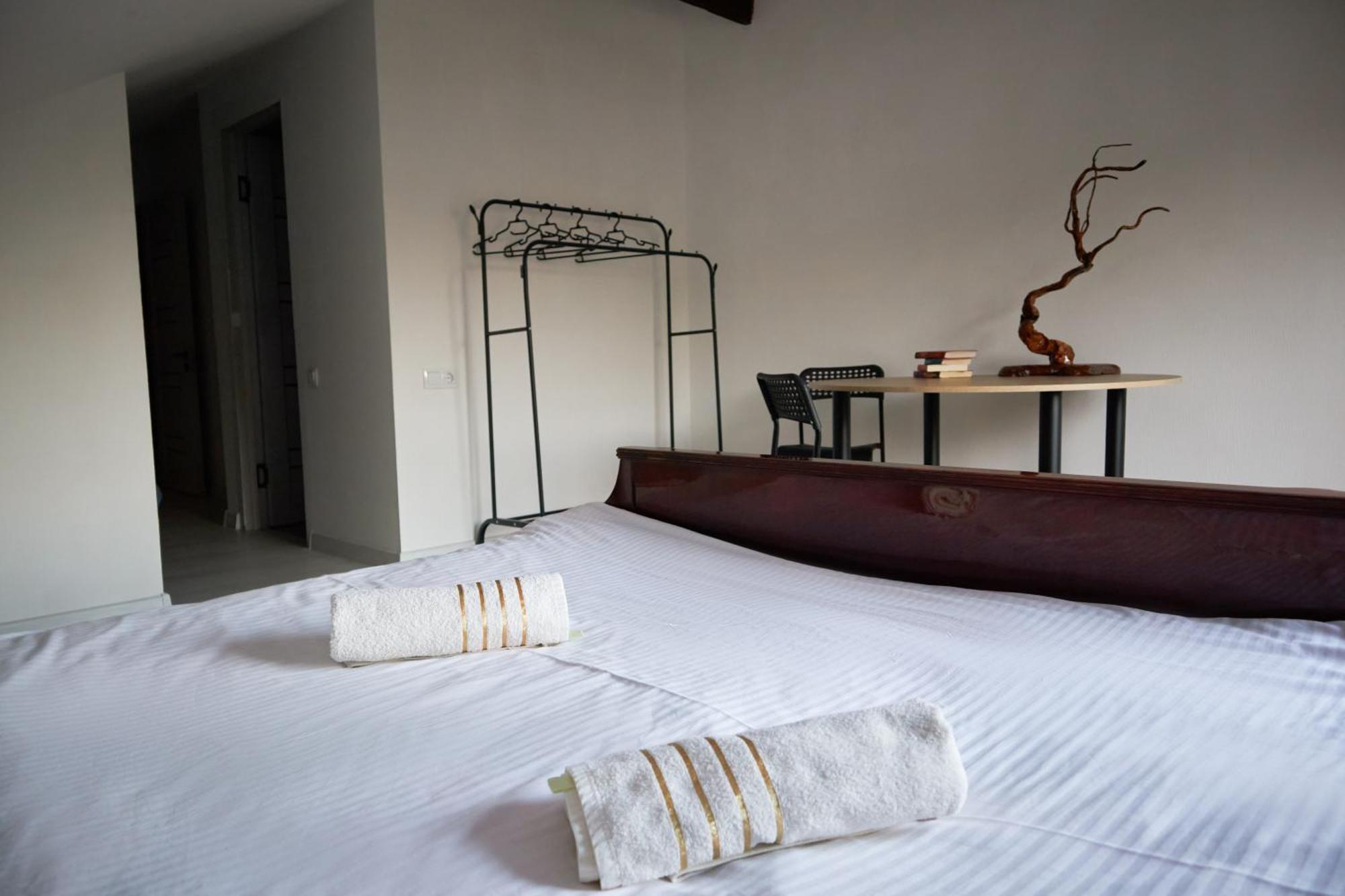 Sweet Vibe Hotel Алма Ата Екстериор снимка