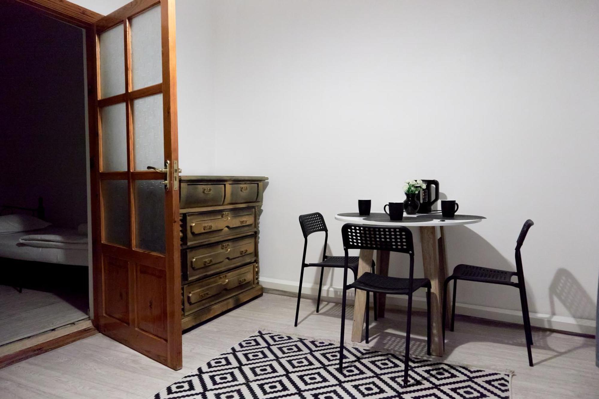 Sweet Vibe Hotel Алма Ата Екстериор снимка