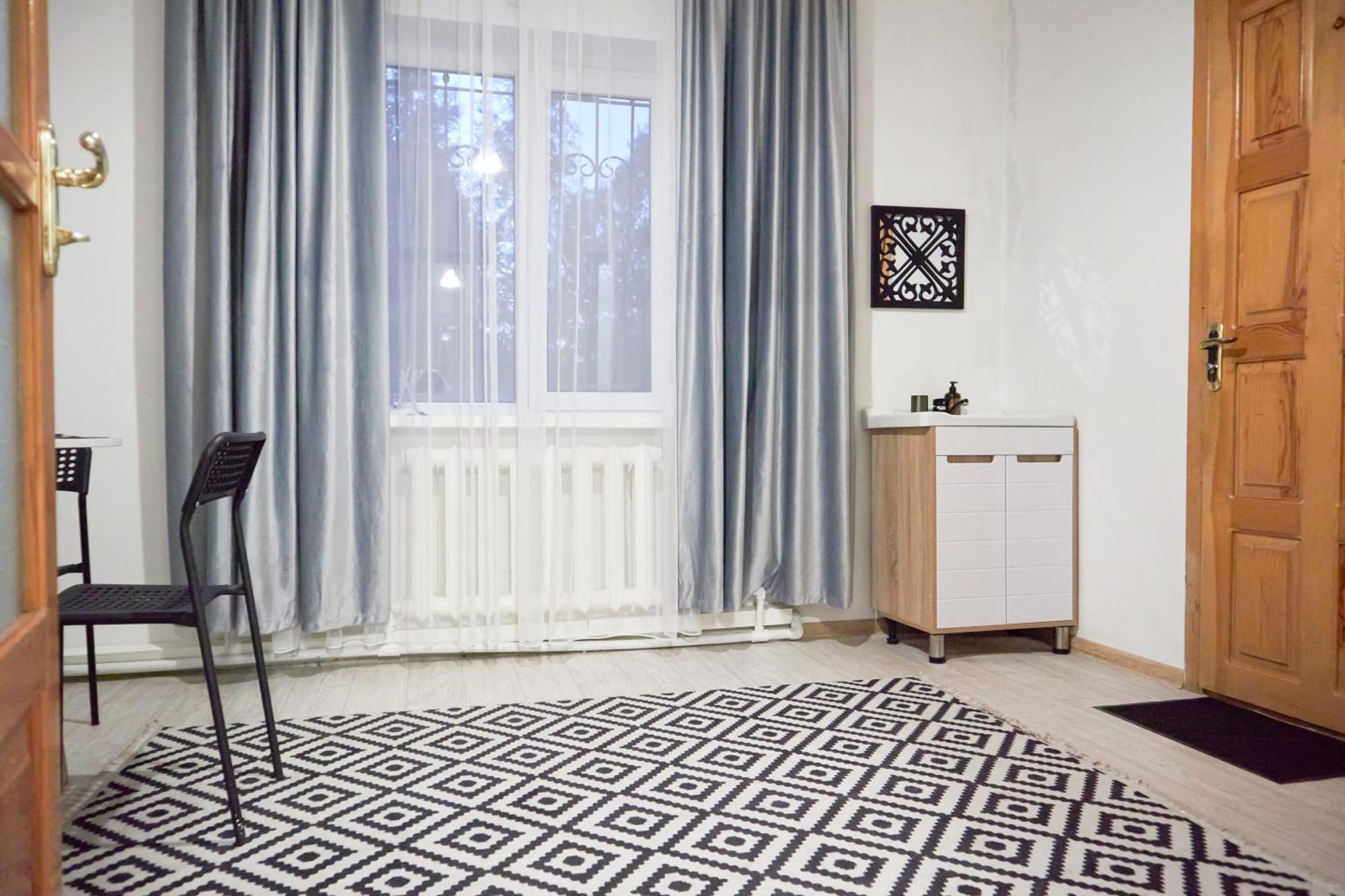 Sweet Vibe Hotel Алма Ата Екстериор снимка