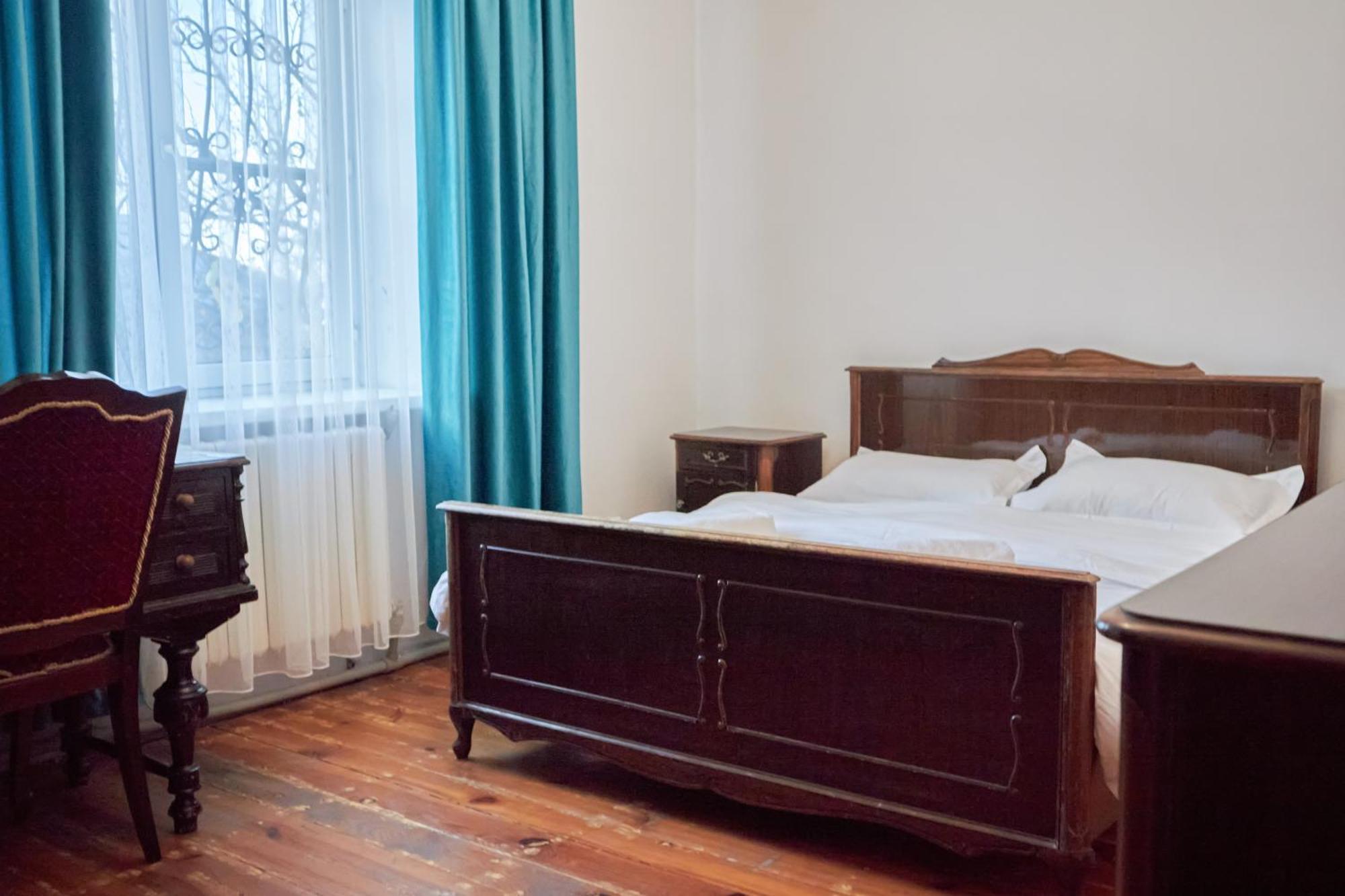Sweet Vibe Hotel Алма Ата Екстериор снимка