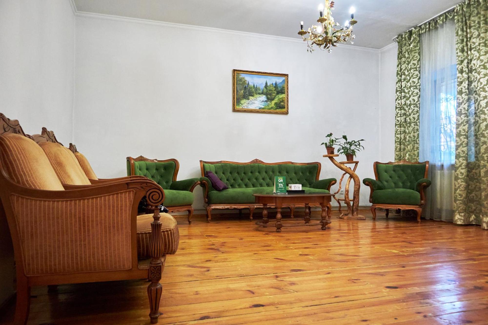 Sweet Vibe Hotel Алма Ата Екстериор снимка