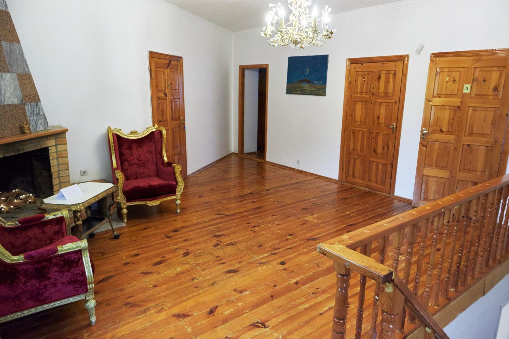 Sweet Vibe Hotel Алма Ата Екстериор снимка