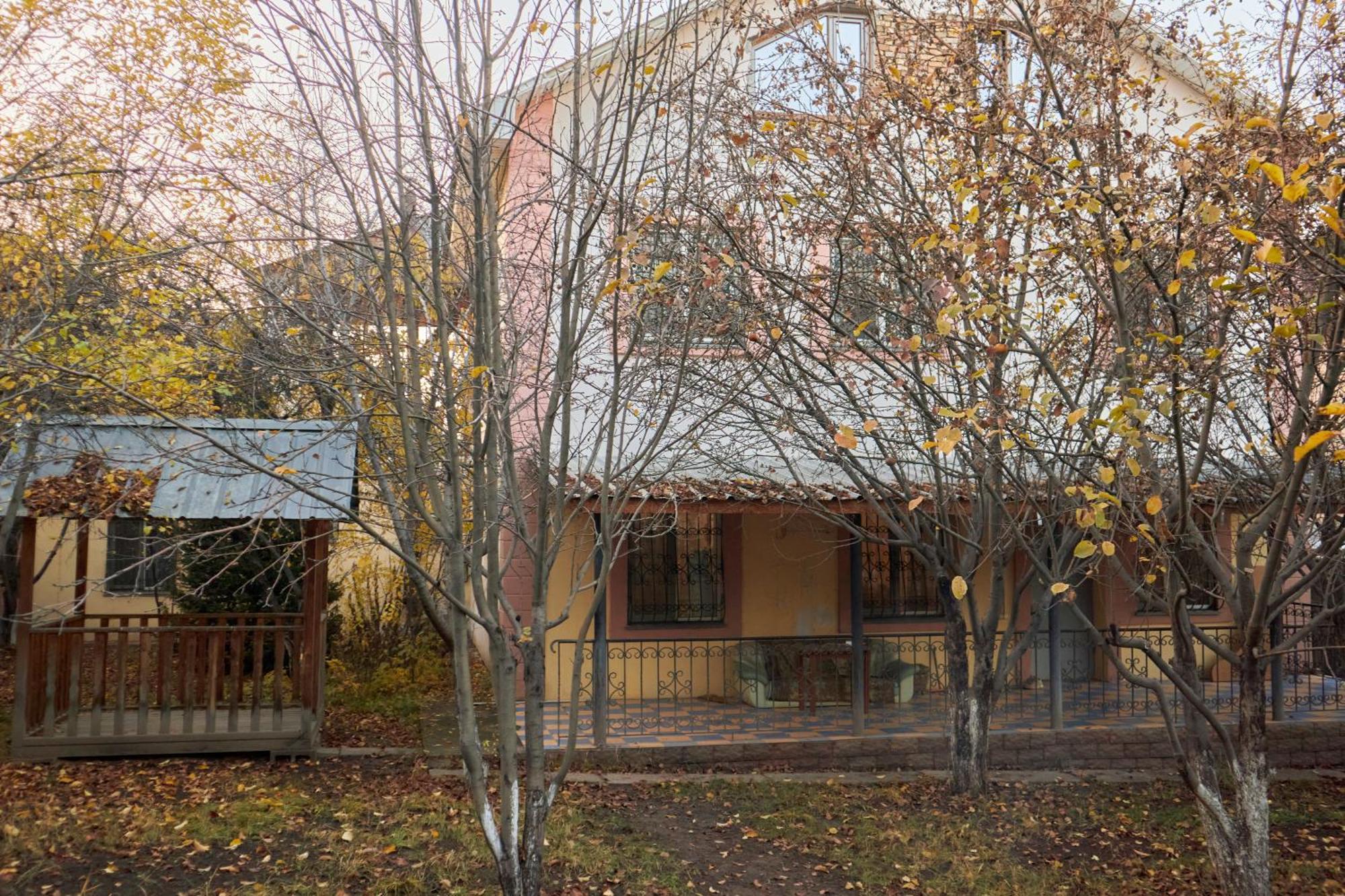 Sweet Vibe Hotel Алма Ата Екстериор снимка