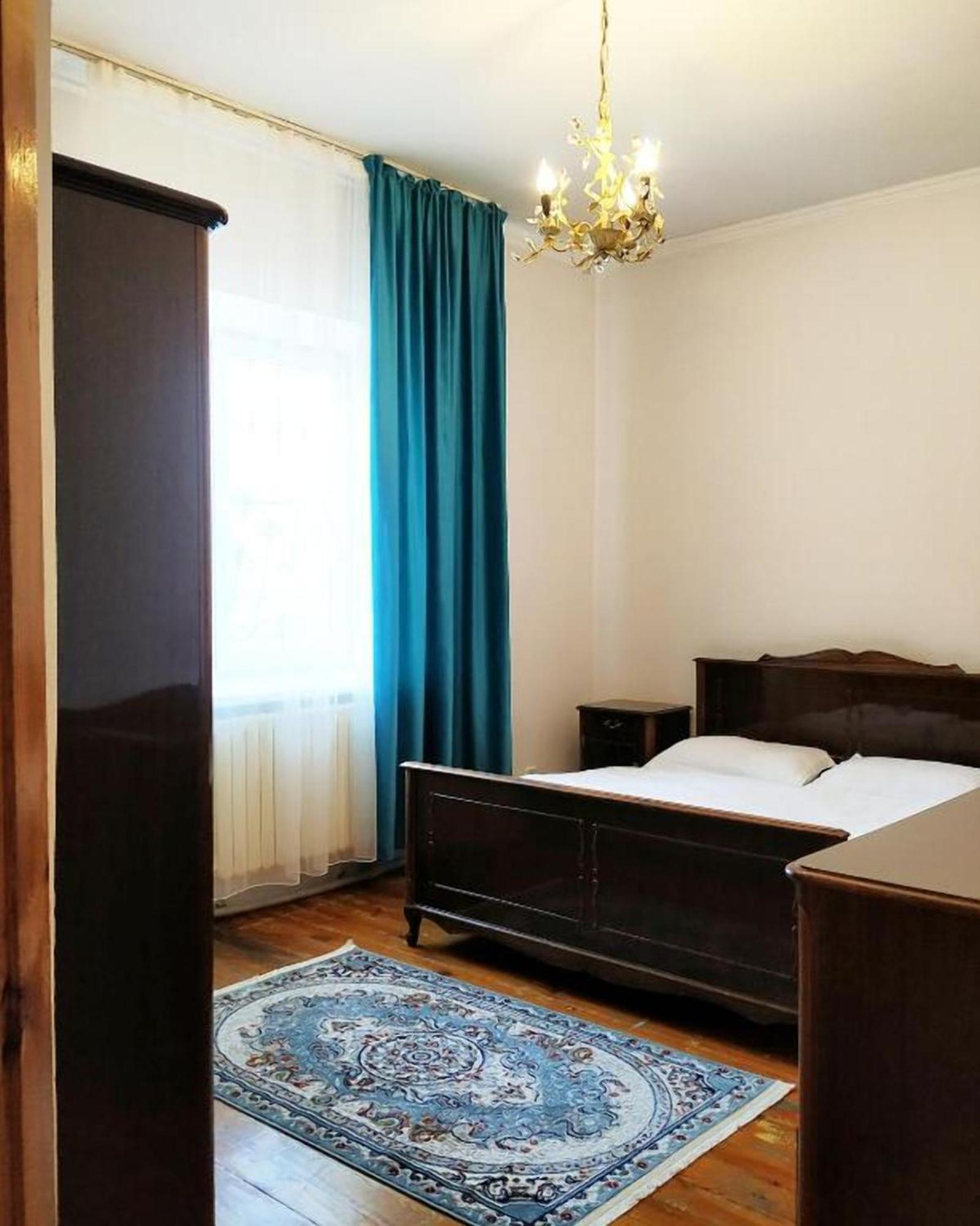Sweet Vibe Hotel Алма Ата Екстериор снимка