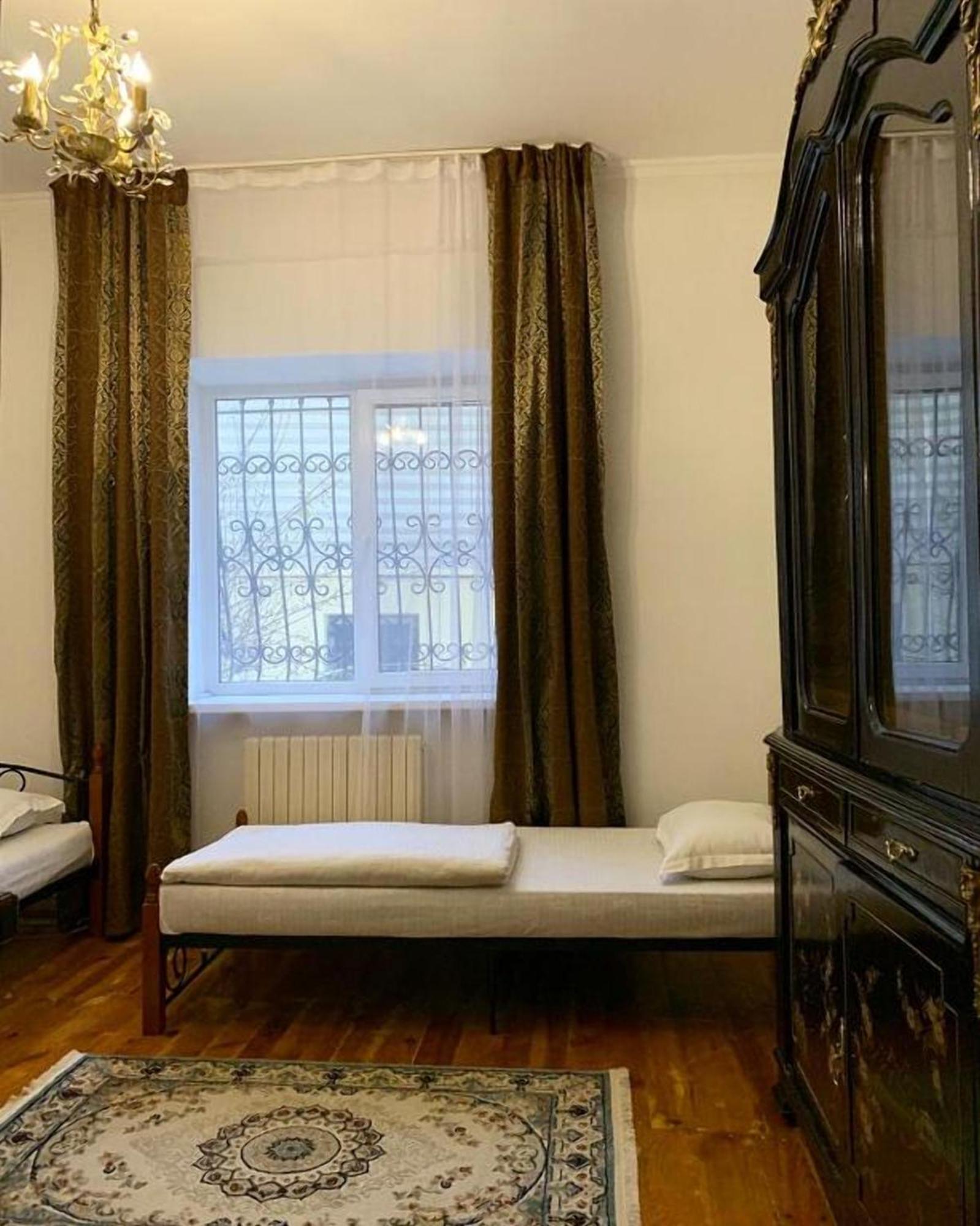 Sweet Vibe Hotel Алма Ата Екстериор снимка