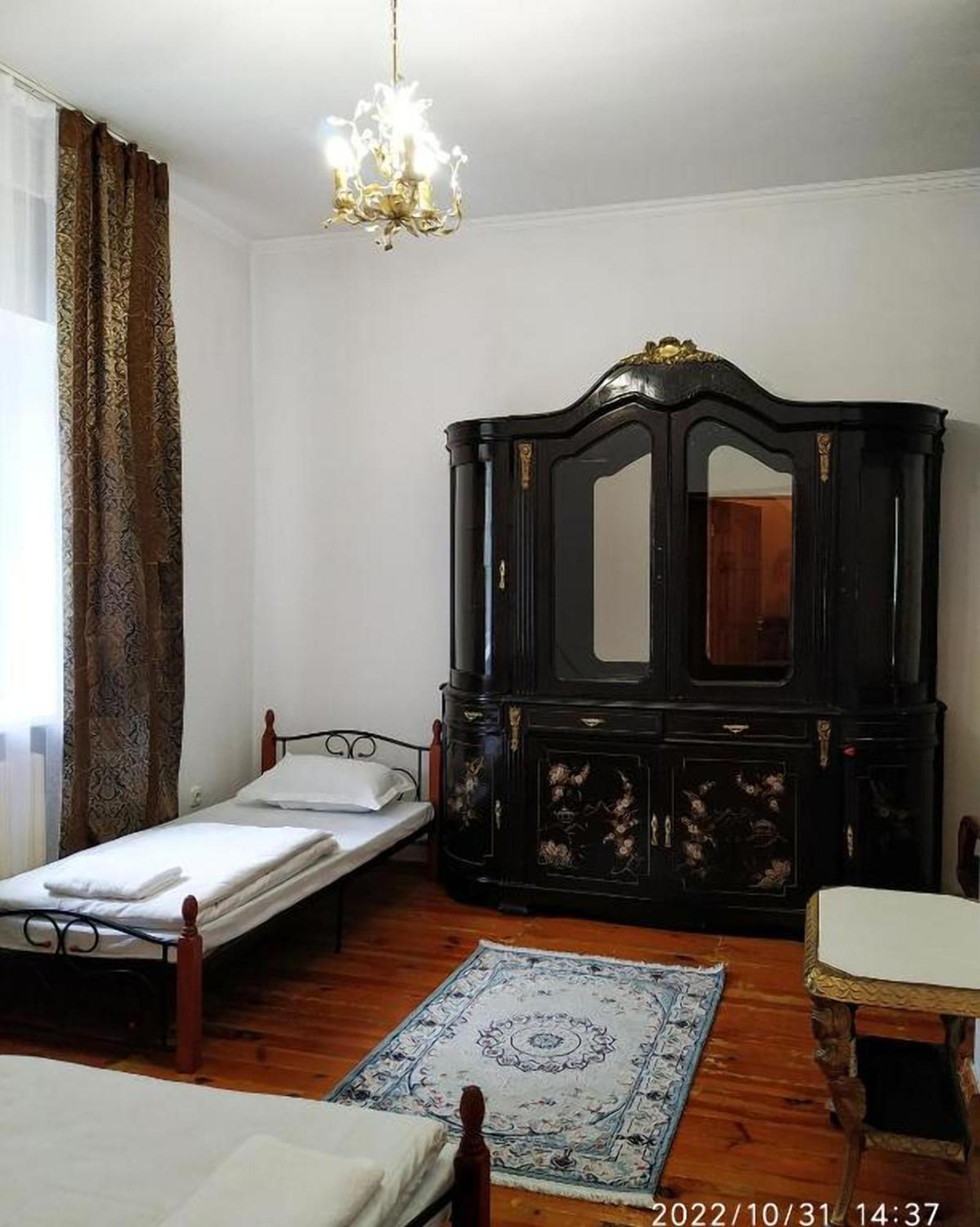 Sweet Vibe Hotel Алма Ата Екстериор снимка