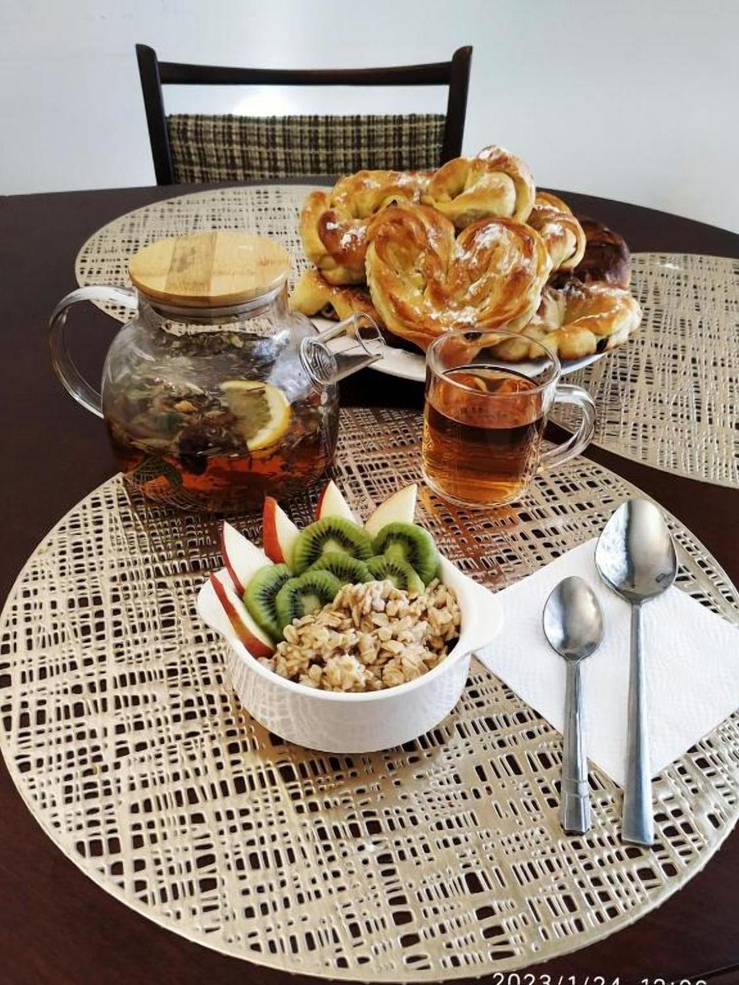 Sweet Vibe Hotel Алма Ата Екстериор снимка